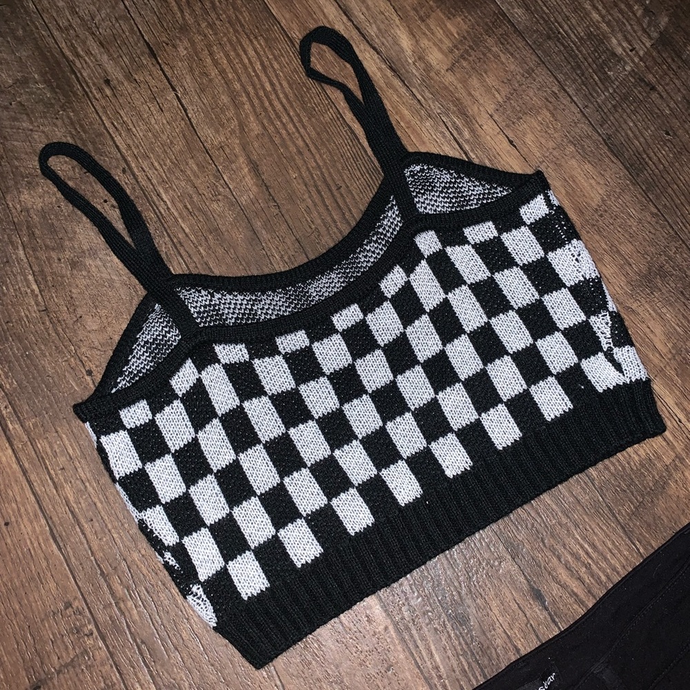 Knitted Checkered Tank - Picture 3 of 3